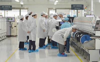 探秘智能未来 OPPO R15生产线背后的教育科技启示